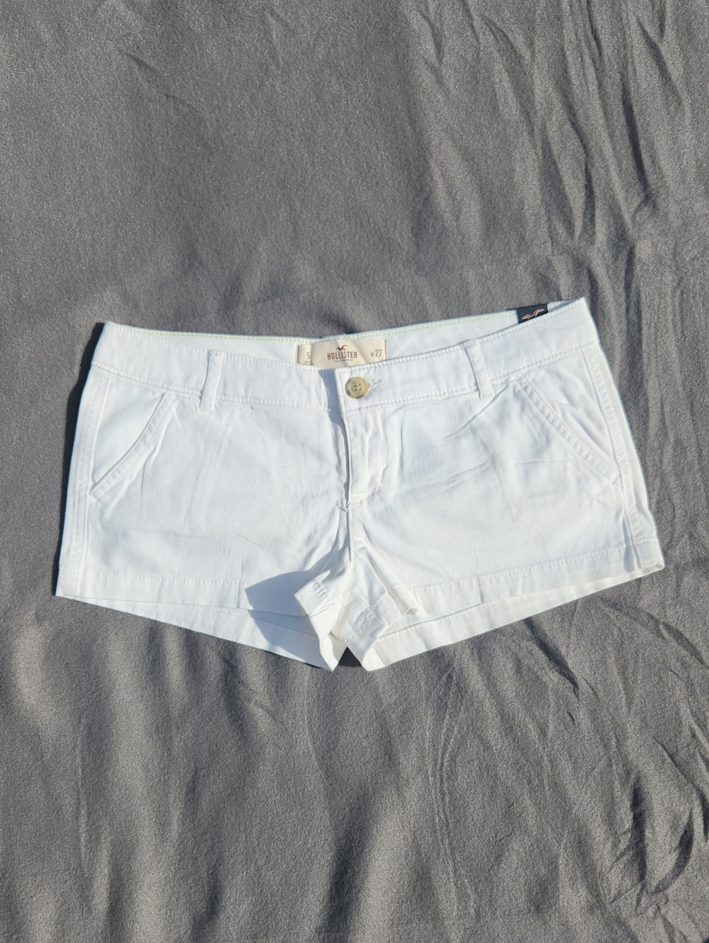​Hollister White Low-Rise Cotton Shortie Shorts - NWT Size 5 / 27